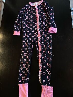 Designer-Inspired Girls Black & Pink Logo One-Piece Pajama
